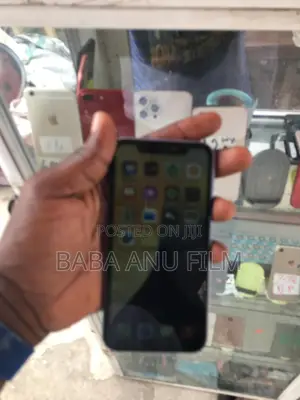 Apple iPhone 11 64 GB Gray