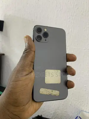 Photo - Apple iPhone 11 Pro 64 GB Black