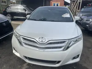 Photo - Toyota Venza 2014 White