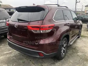 Toyota Highlander 2018 Red