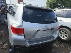 Toyota Highlander Limited 2012 Silver