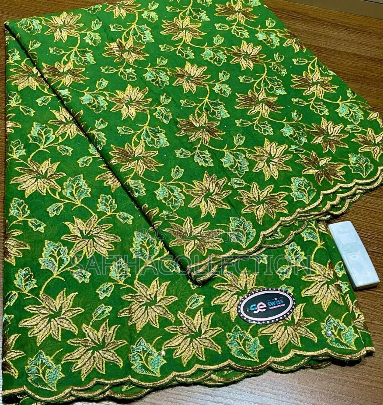 Medium Swiss Laces
