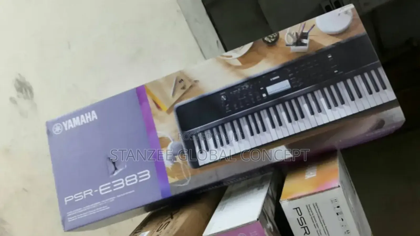 Yamaha PSR E383 Keyboard With Original Adapter