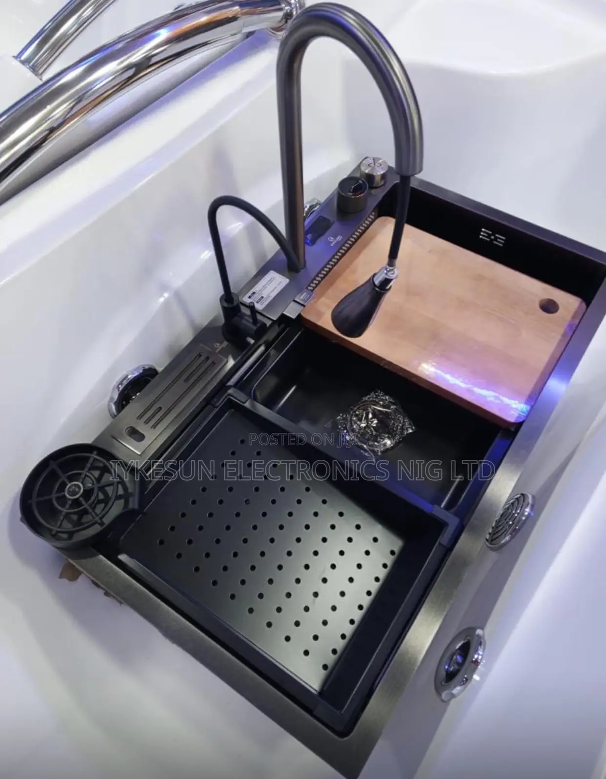 Original Handmade Kitchen Sink With 2 Button Control Display