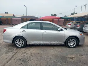 Toyota Camry LE 4dr Sedan (2.5L 4cyl 6A) 2014 Silver