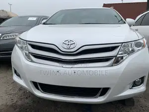Toyota Venza V6 AWD 2011 White