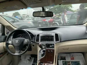 Toyota Venza V6 AWD 2011 White
