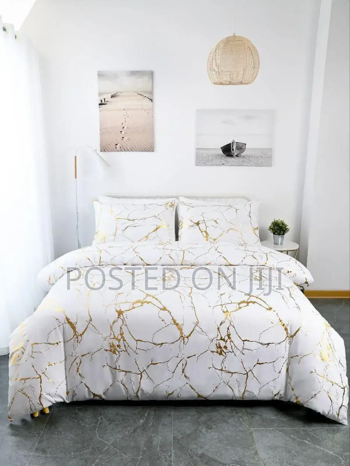 Luxurious Duvet and Bedsheets.