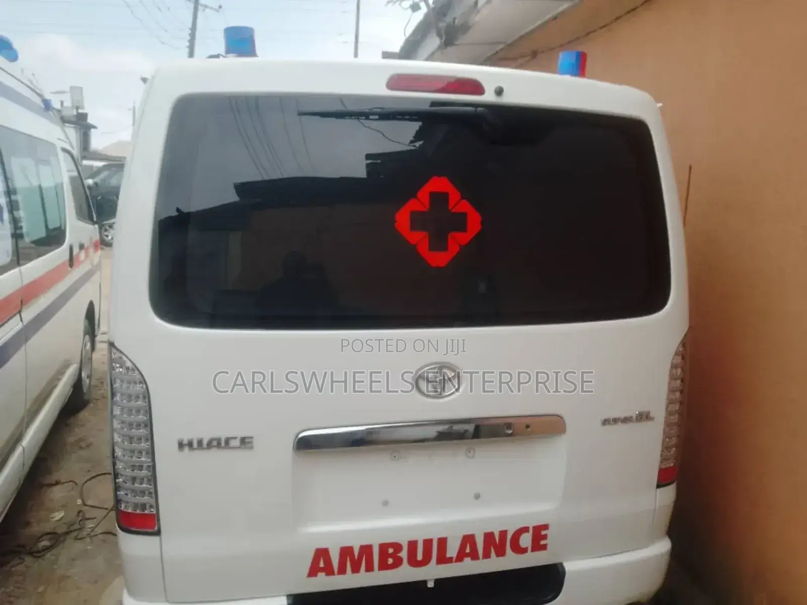 Toyota HiAce 2017 White