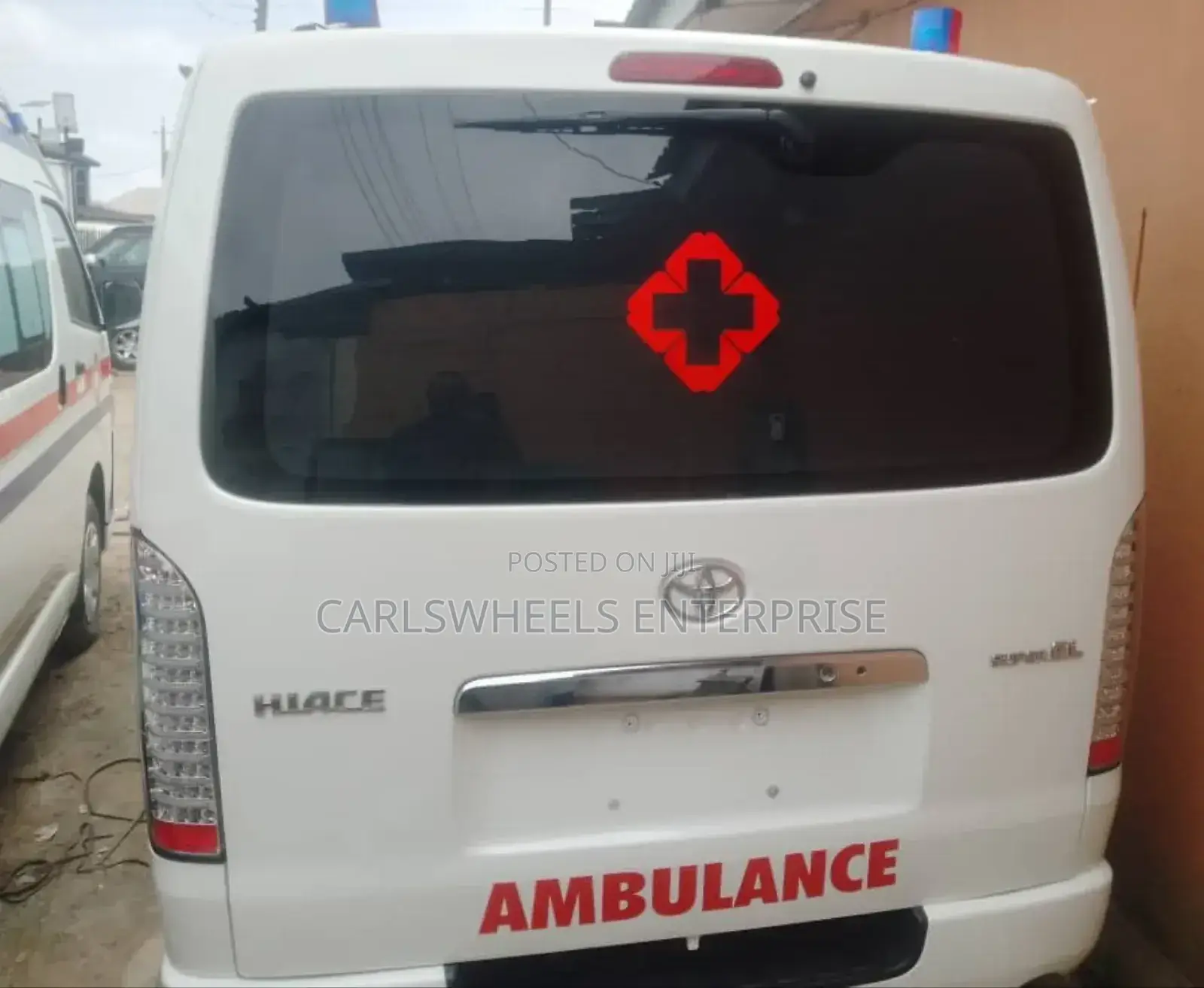 Toyota HiAce 2017 White