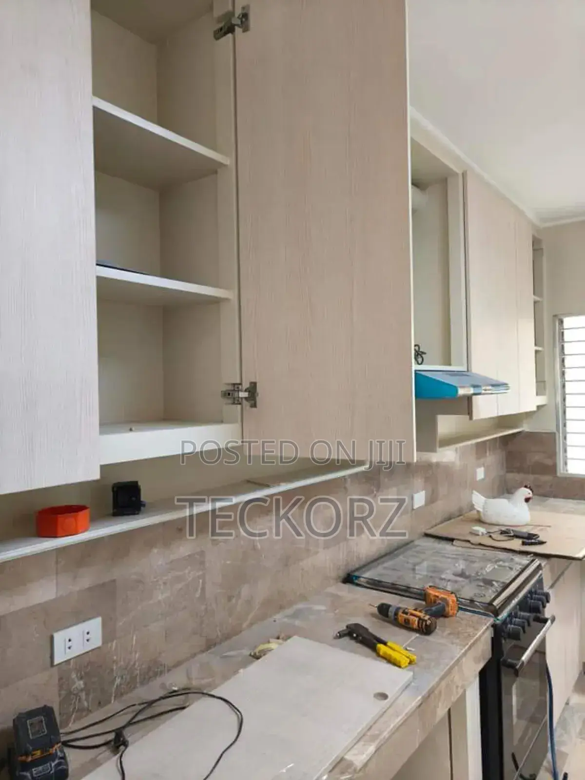Open Kitchen Cabinet With Island