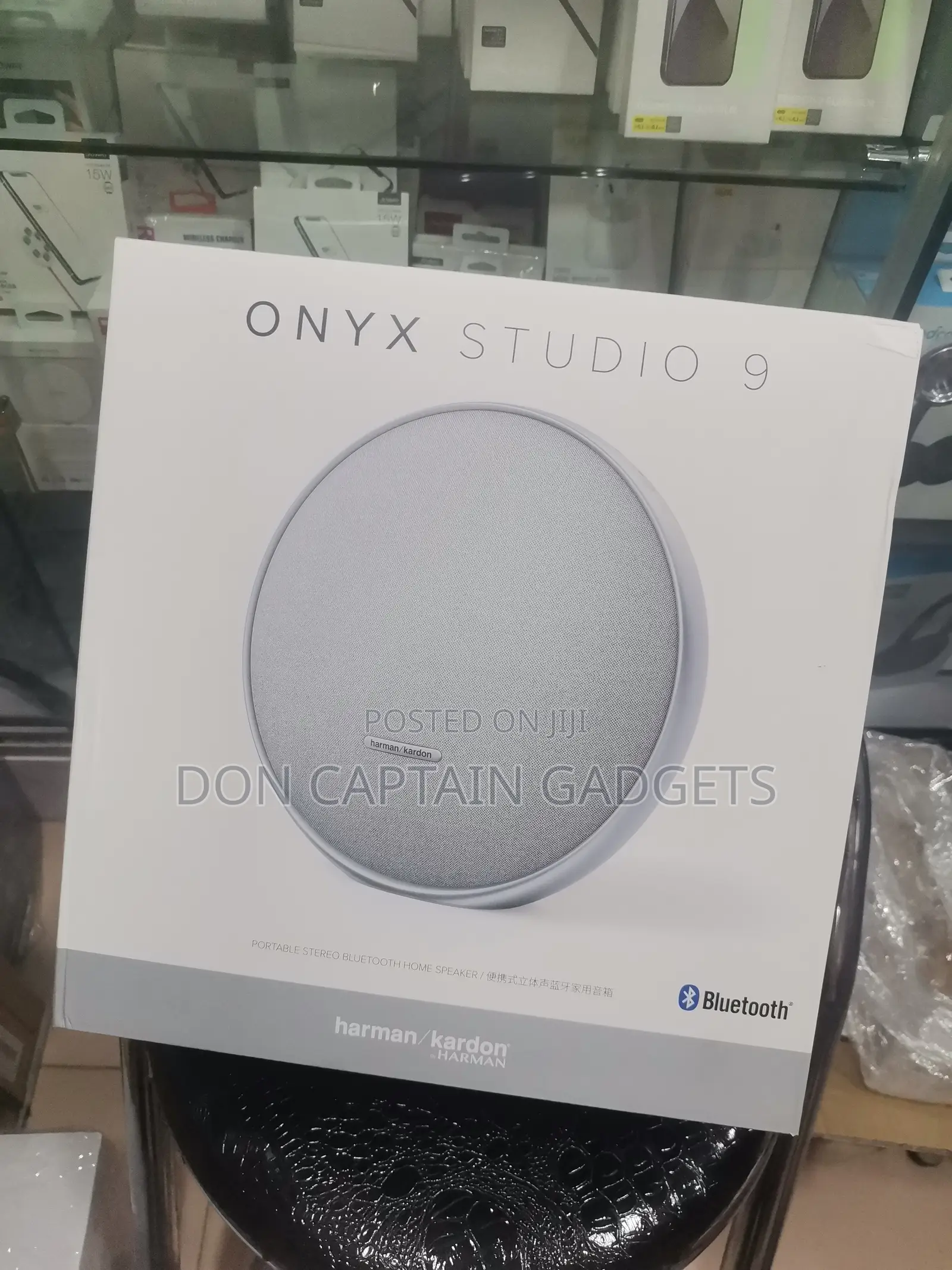Onyx Studio 9 (Black)