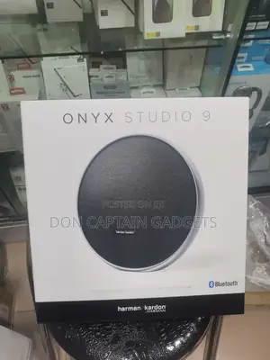 Onyx Studio 9 (Black)
