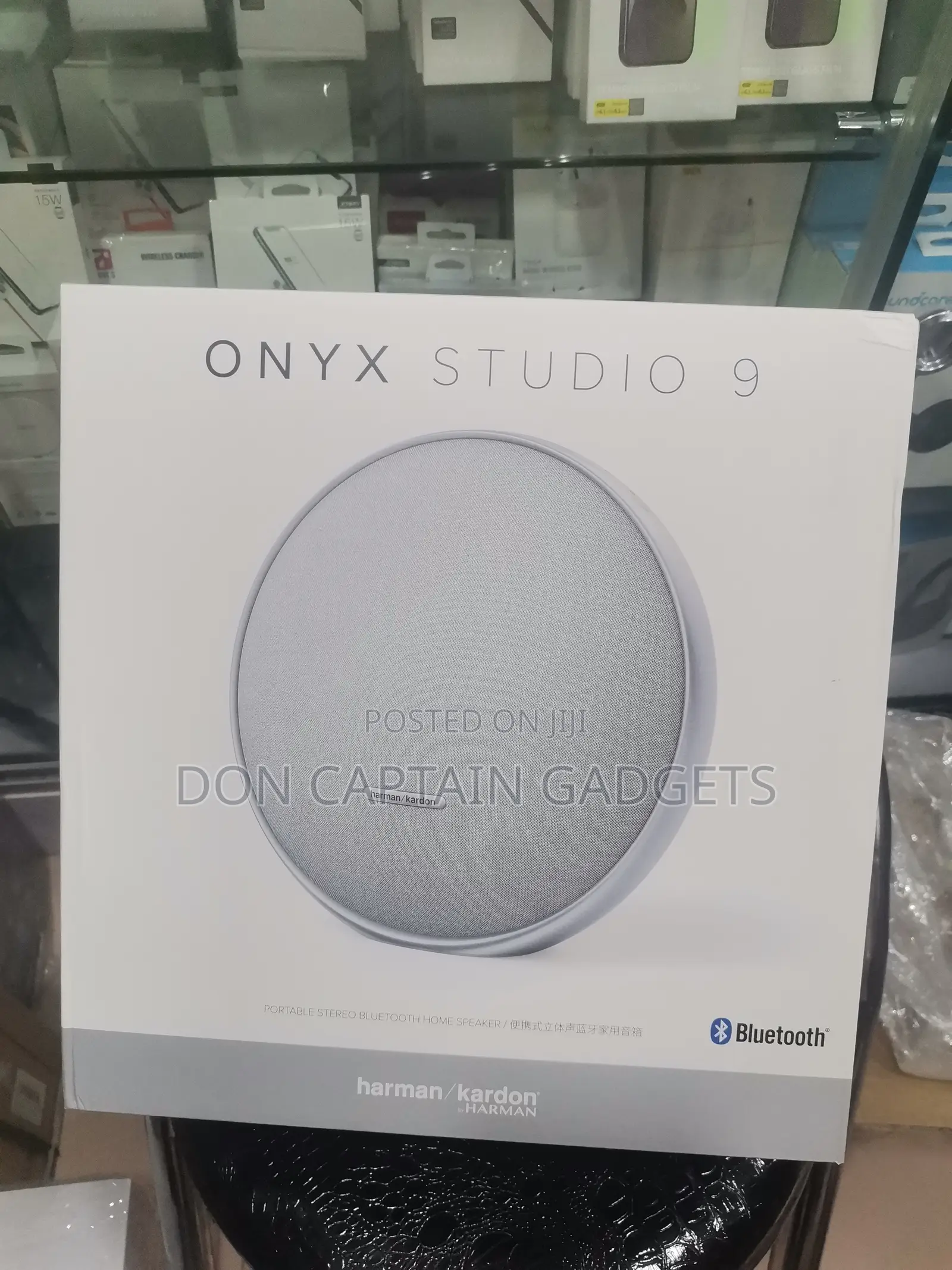 Onyx Studio 9 (Silver)