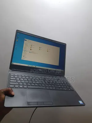 Laptop Dell Precision 7750 32GB Intel Xeon SSD 1T