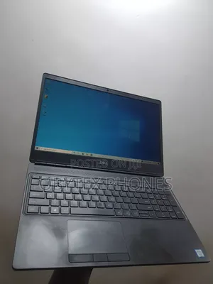 Laptop Dell Precision 7750 32GB Intel Xeon SSD 1T