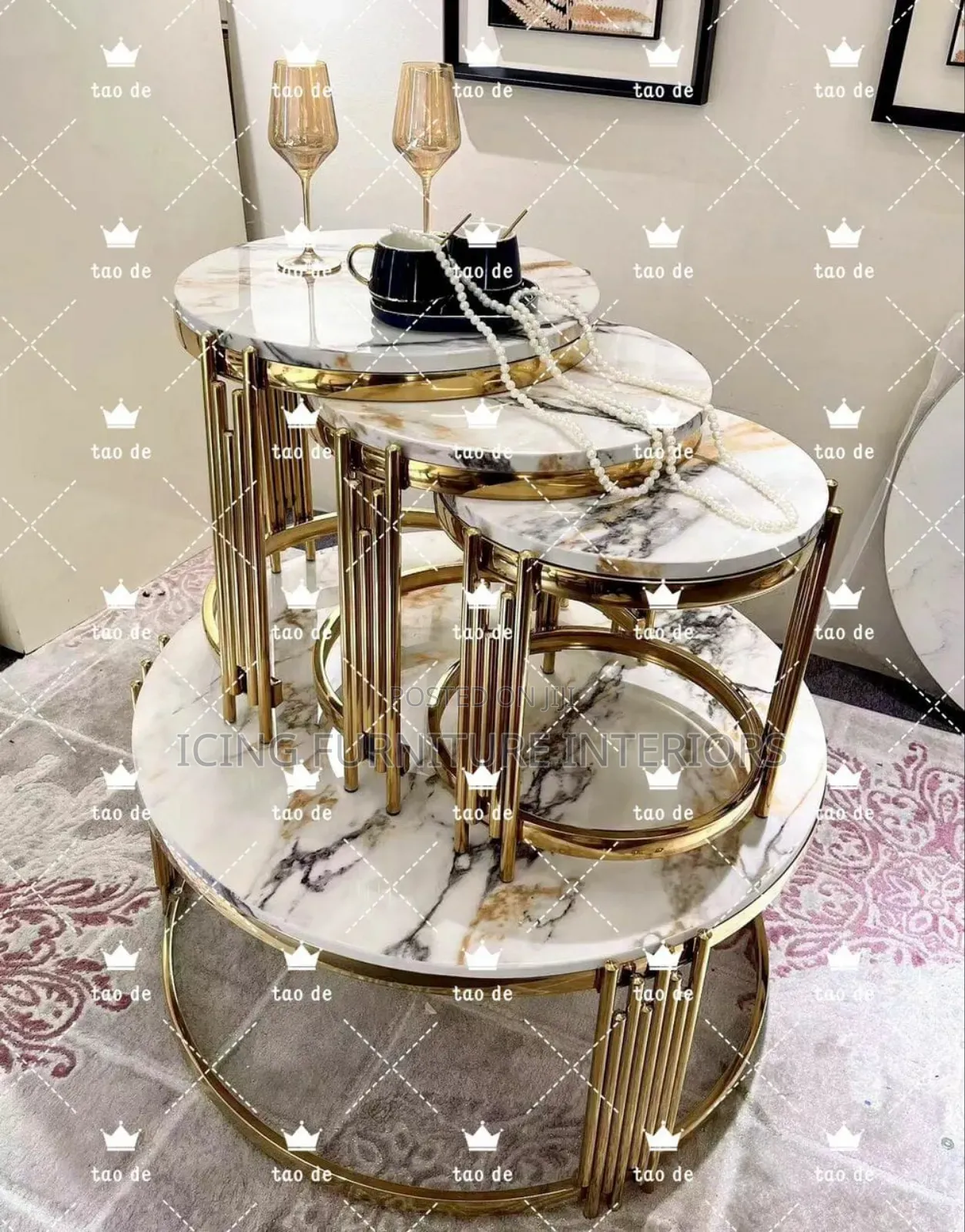 Top Quality Center Table With Side Stools