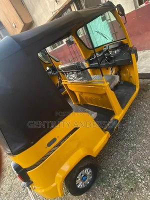 TVS King Cargo 2023 Yellow