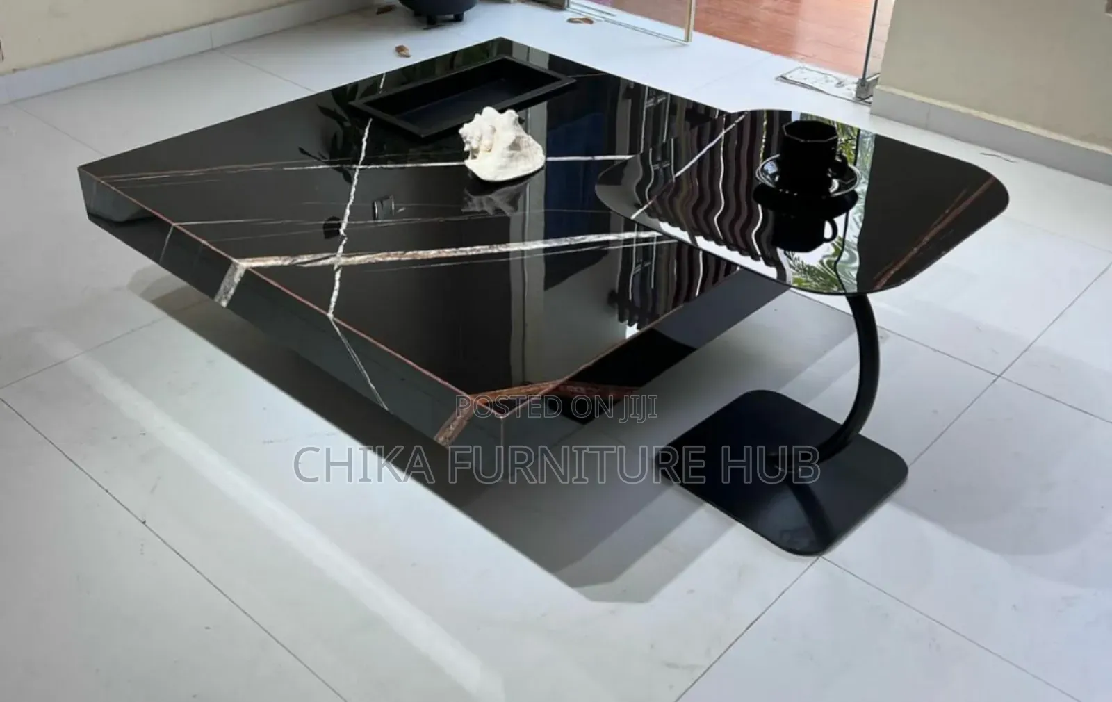 Full Marble Centre Table Wit Stools