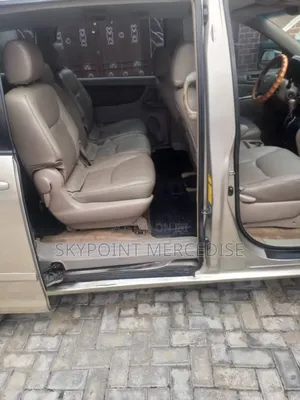 An Executive Sienne Bus For Hire