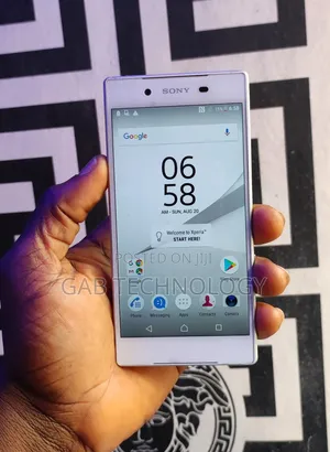 Photo - Sony Xperia Z5 32 GB White