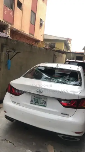 We Deliver and Install All Lexus Back Windscreen Glass
