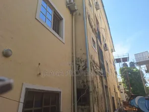 2bdrm Block of Flats in Utako for sale