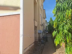 2bdrm Block of Flats in Utako for sale