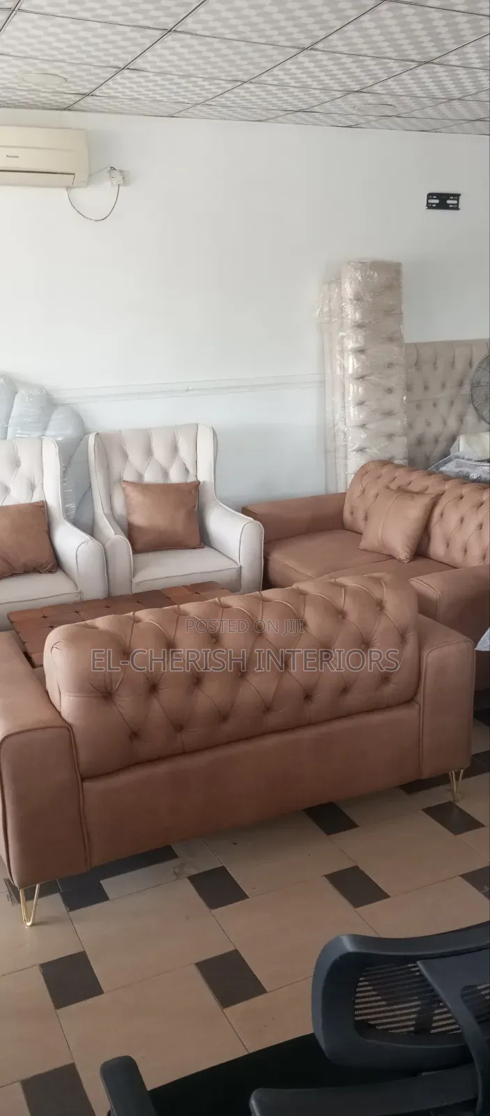 Onyiloz Sofa Class