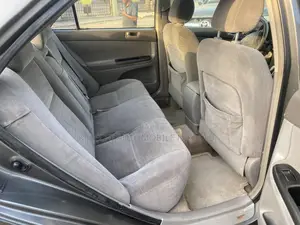 Toyota Camry LE 4dr Sedan (2.4L 4cyl 5A) 2005 Gray