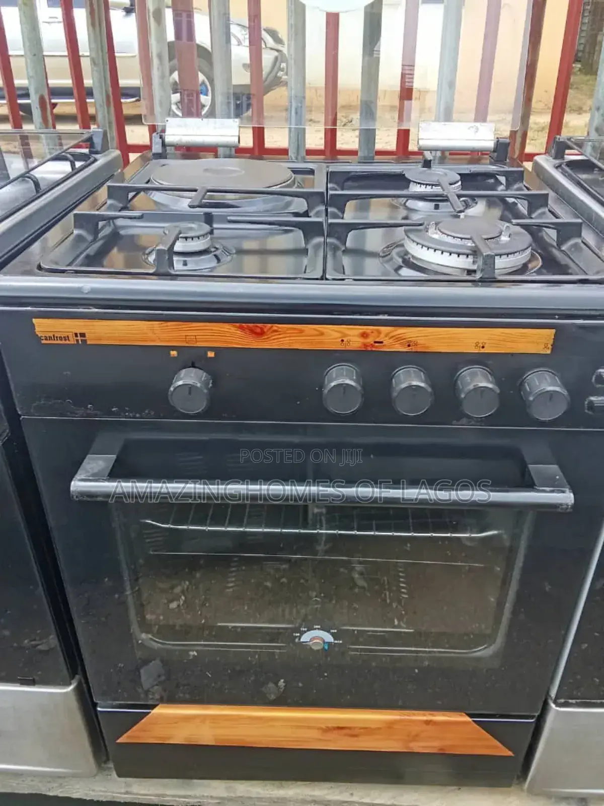 60by60 Cm Stranded German Gas Cooker