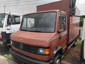 Mercedes 609 5tons Brown