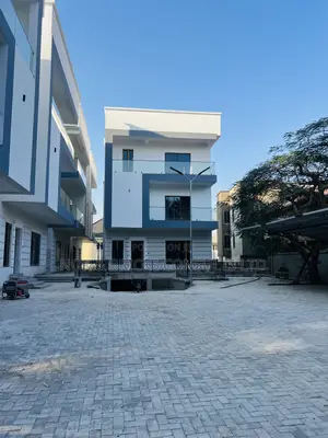 6bdrm Duplex in Premium Apartment, Utako for sale
