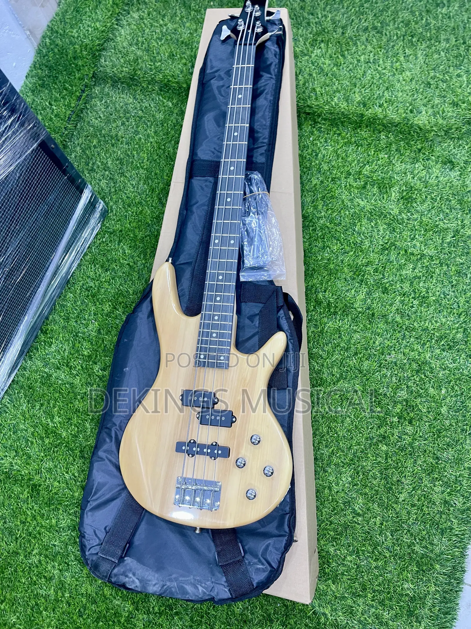 Fender Bass Four Strings Passive Guitar