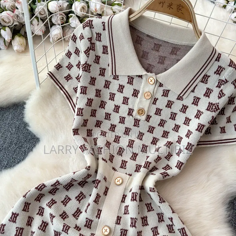Short Collar Gown