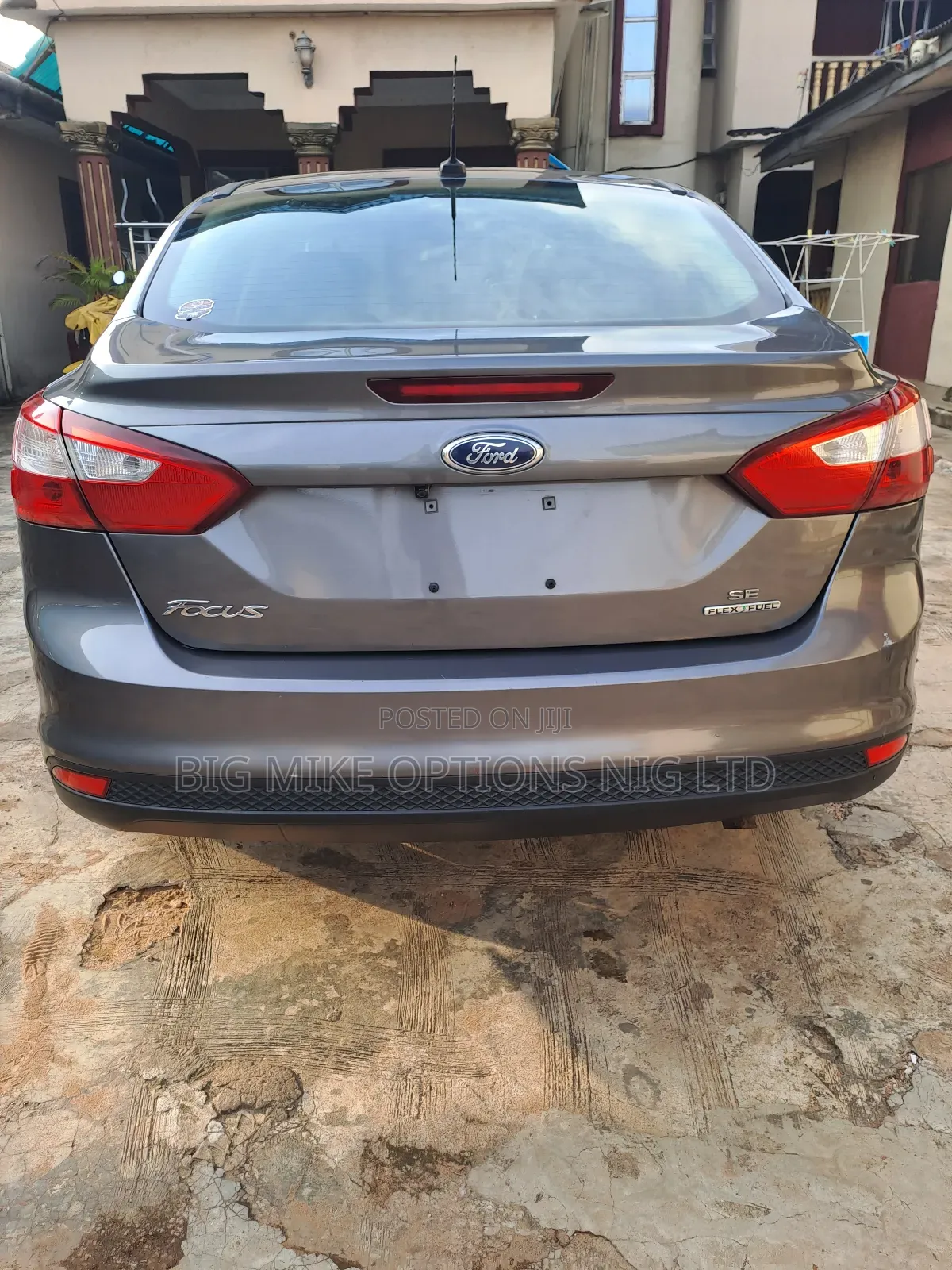 Ford Focus 2012 Gray