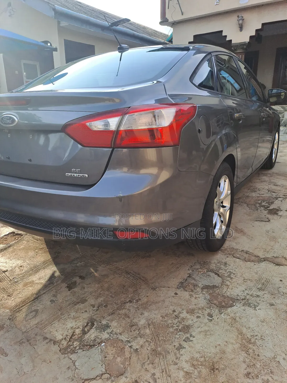 Ford Focus 2012 Gray