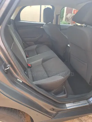 Ford Focus S Sedan FWD (2.0L 4cyl 5M) 2012 Gray