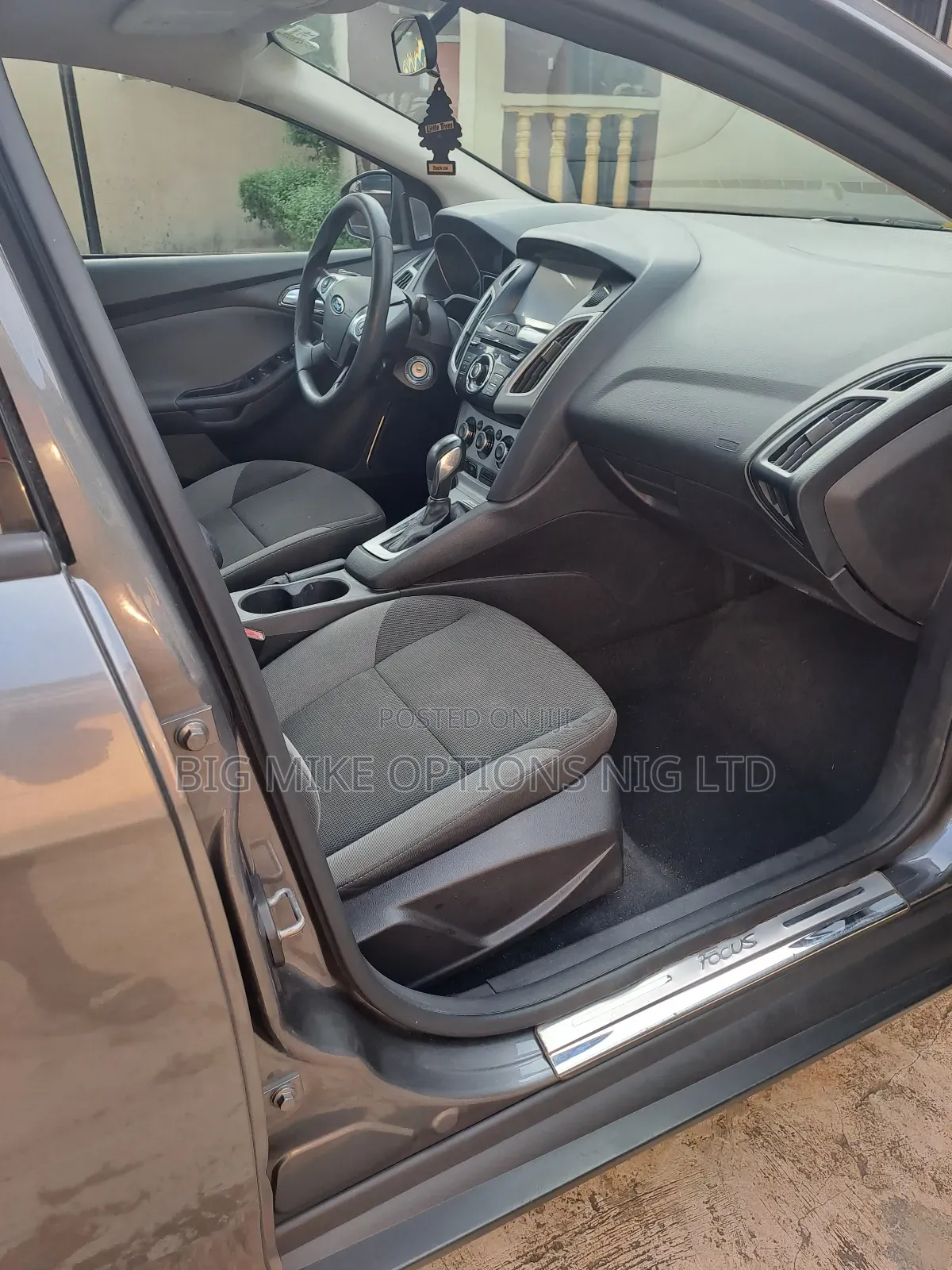 Ford Focus 2012 Gray