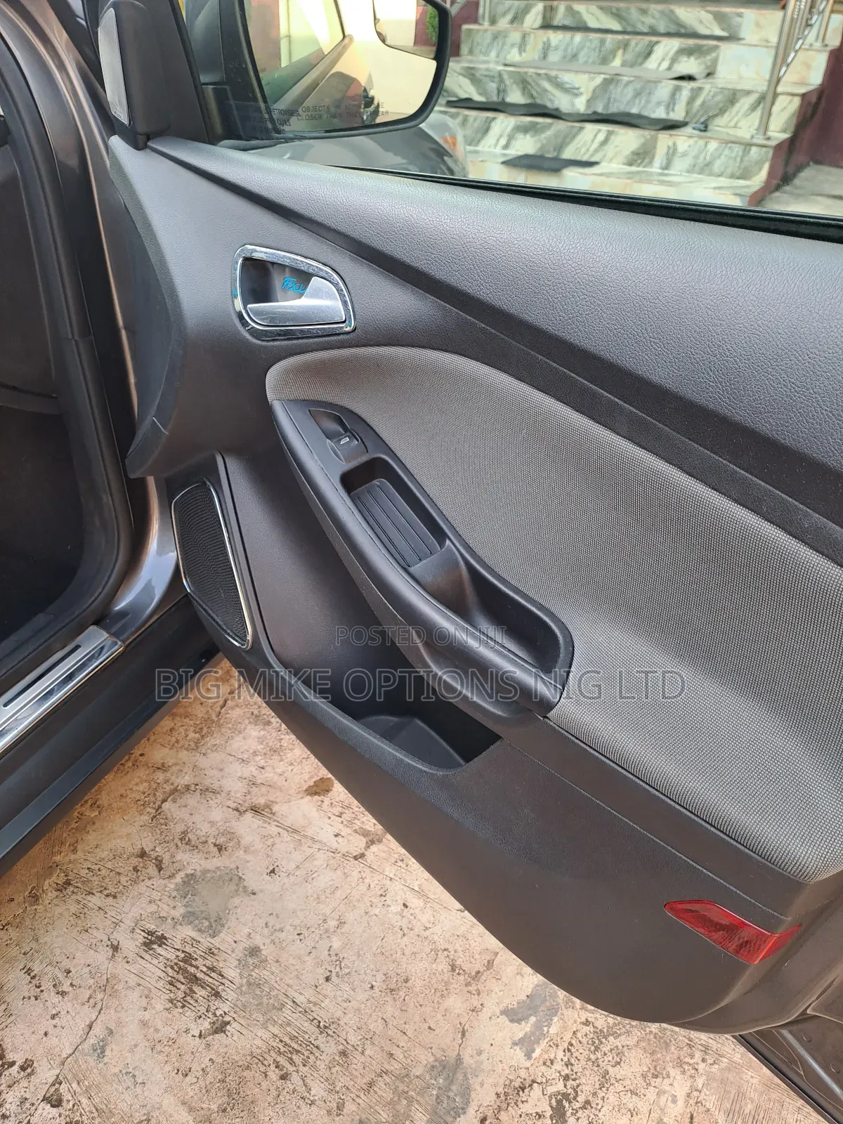 Ford Focus 2012 Gray