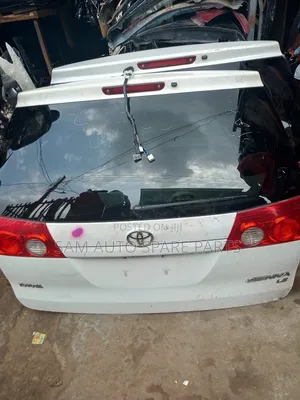 Toyota Sienna 06 Complete Booth