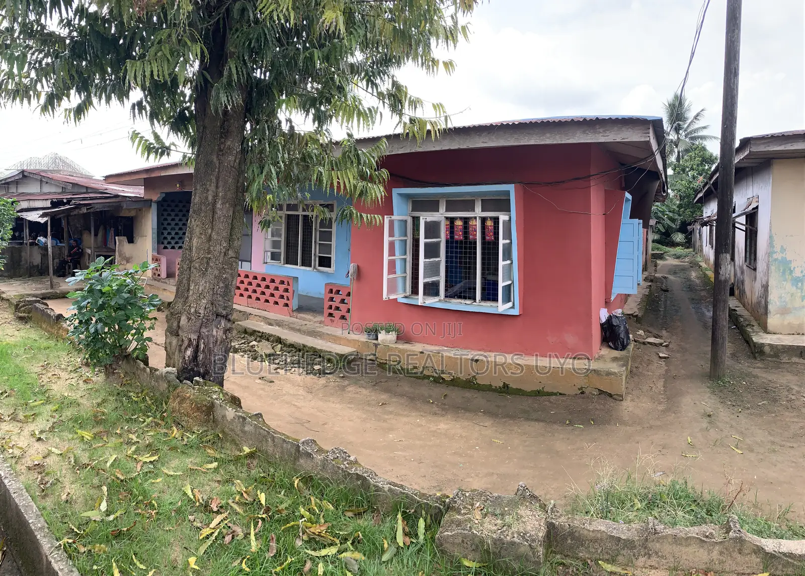 4bdrm Bungalow in Itiam Street, Uyo for sale