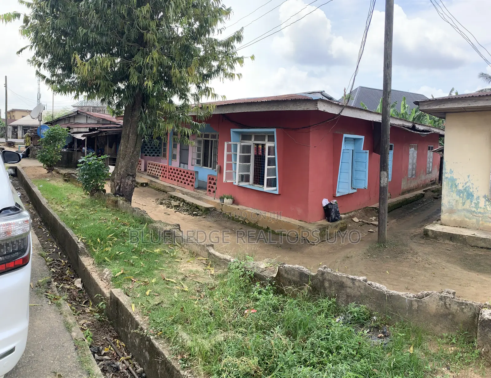 4bdrm Bungalow in Itiam Street, Uyo for sale
