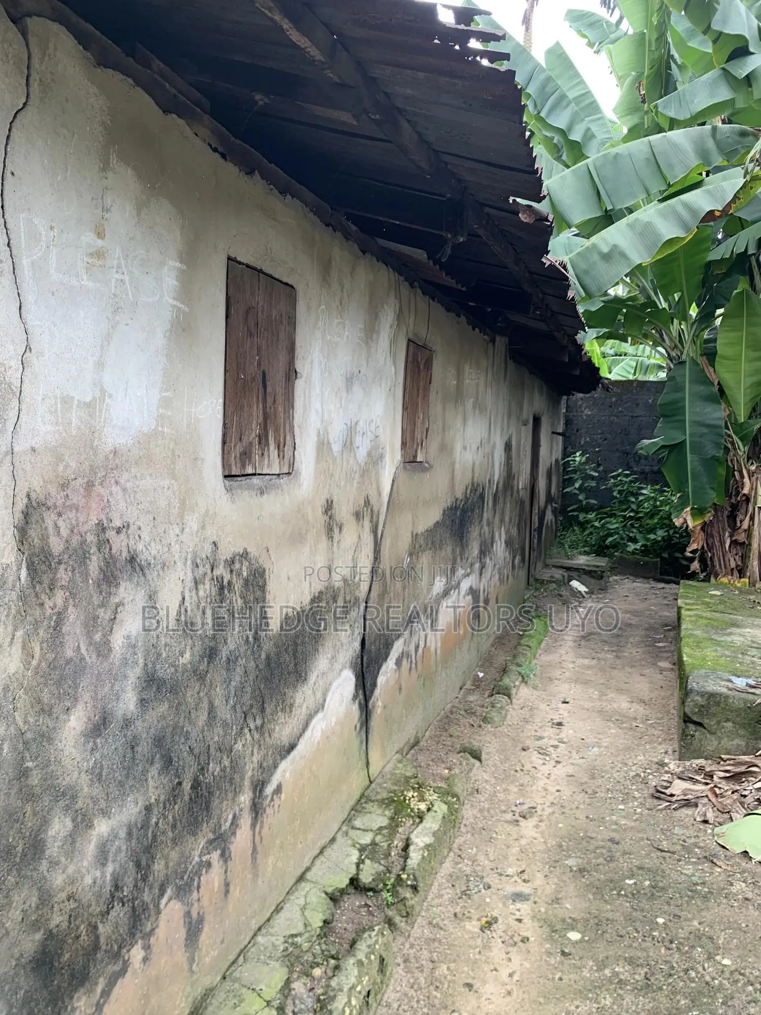 4bdrm Bungalow in Itiam Street, Uyo for sale