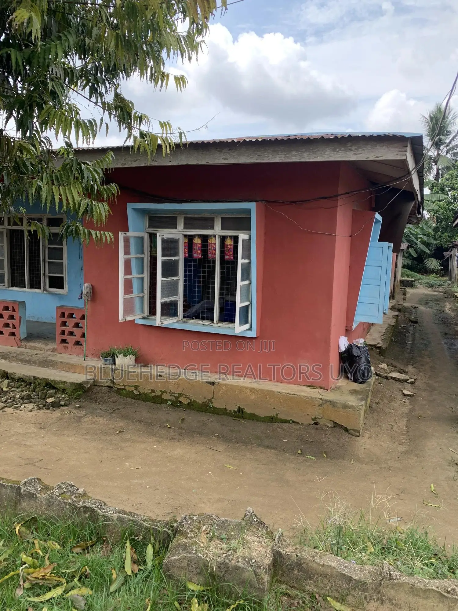 4bdrm Bungalow in Itiam Street, Uyo for sale
