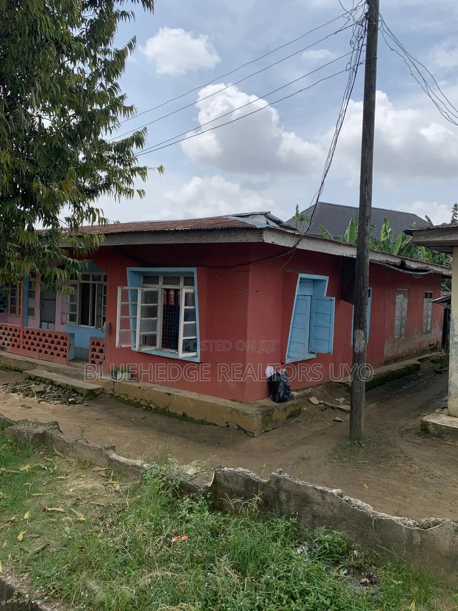 4bdrm Bungalow in Itiam Street, Uyo for sale