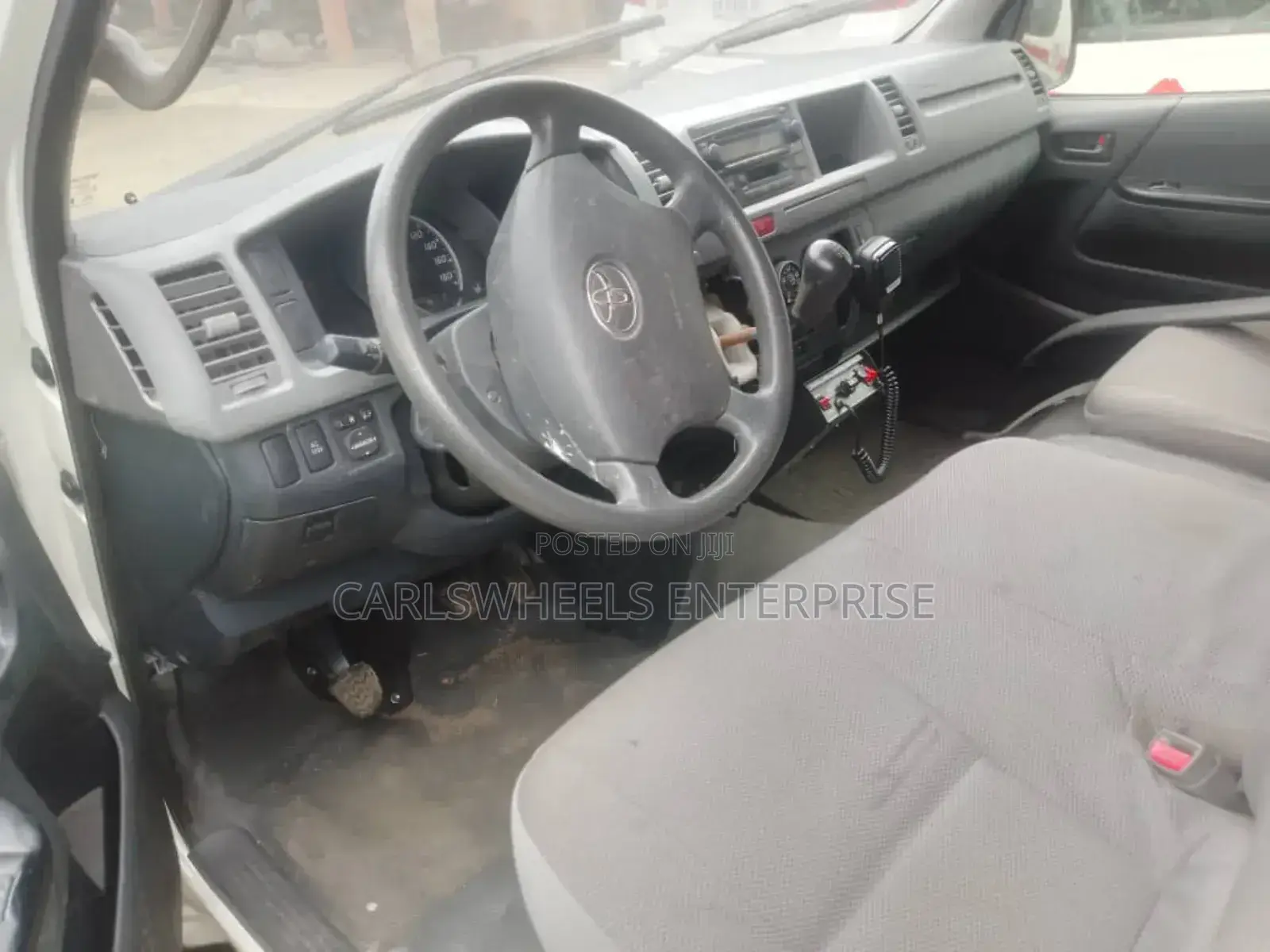 Toyota HiAce 2017 Beige