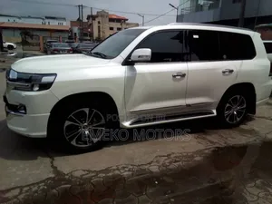 Toyota Land Cruiser 4.0 V6 GXR 2020 White