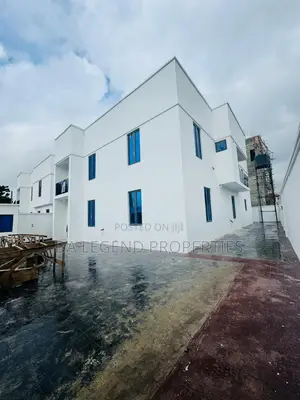5bdrm Duplex in Ikeja for sale