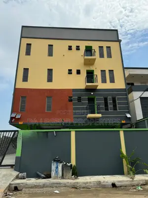 3bdrm Apartment in Yaba for sale